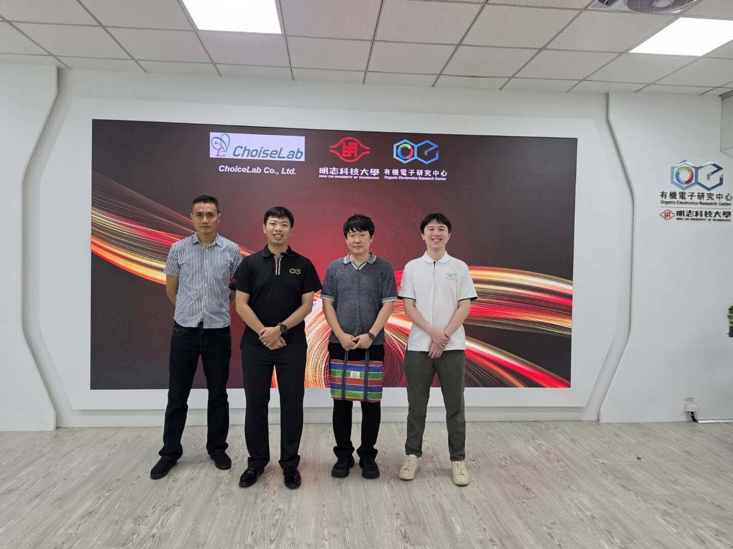 【Exchange&Visit】2026/09/04 We are pleased to welcome Dr. Kwang Hoon Choi, CEO of Choislab Co., Ltd., to the Organic Electronics Research Center at Ming Chi University of Technology (MCUT).Image